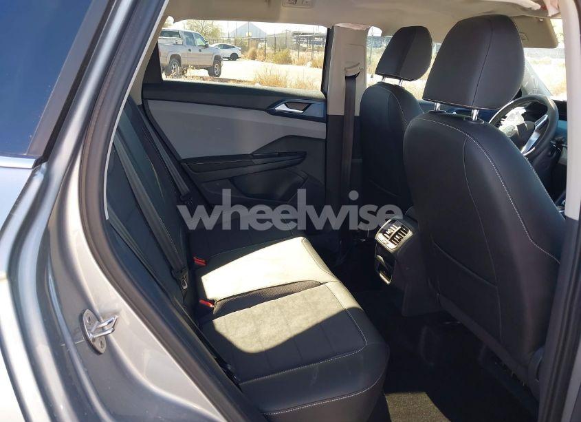 Photo 8 of 2024 Volkswagen Taos 1.5T SE (VIN 3VVEX7B21RM001601)