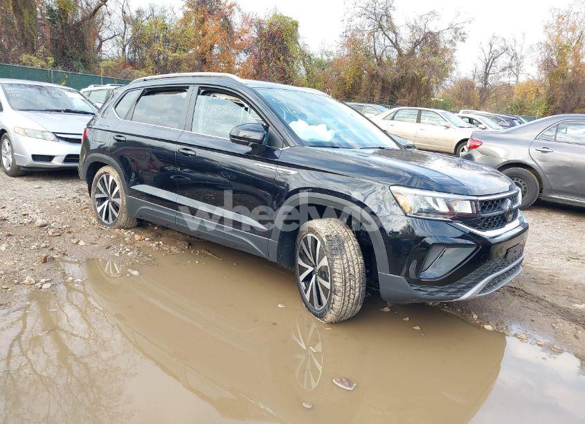 2024 Volkswagen Taos 1.5T SE (VIN 3VVEX7B21RM098363) main photo