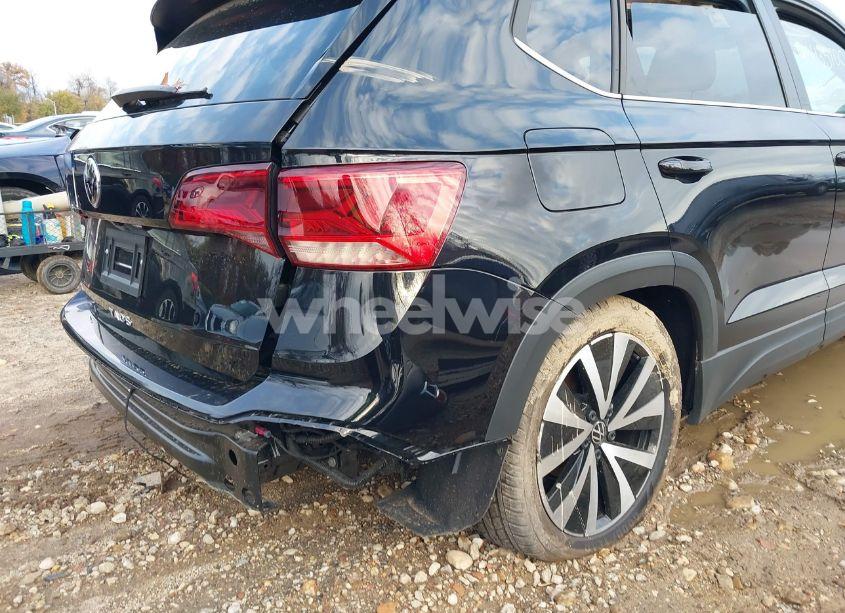 Photo 19 of 2024 Volkswagen Taos 1.5T SE (VIN 3VVEX7B21RM098363)