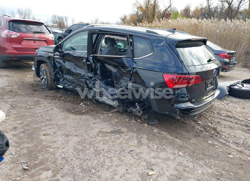 Photo 3 of 2024 Volkswagen Taos 1.5T SE (VIN 3VVEX7B21RM098363)