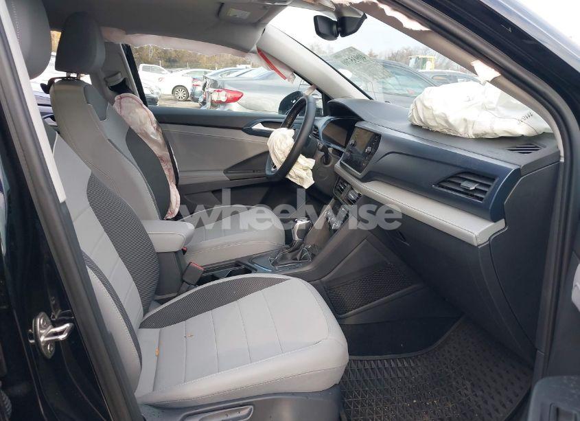 Photo 5 of 2024 Volkswagen Taos 1.5T SE (VIN 3VVEX7B21RM098363)