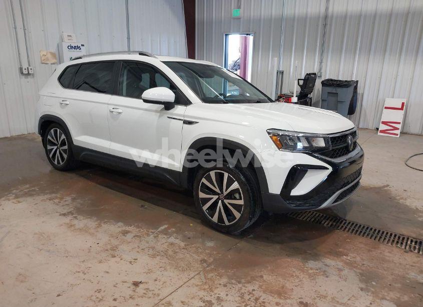 2023 Volkswagen Taos 1.5T SE (VIN 3VVEX7B22PM365944) main photo