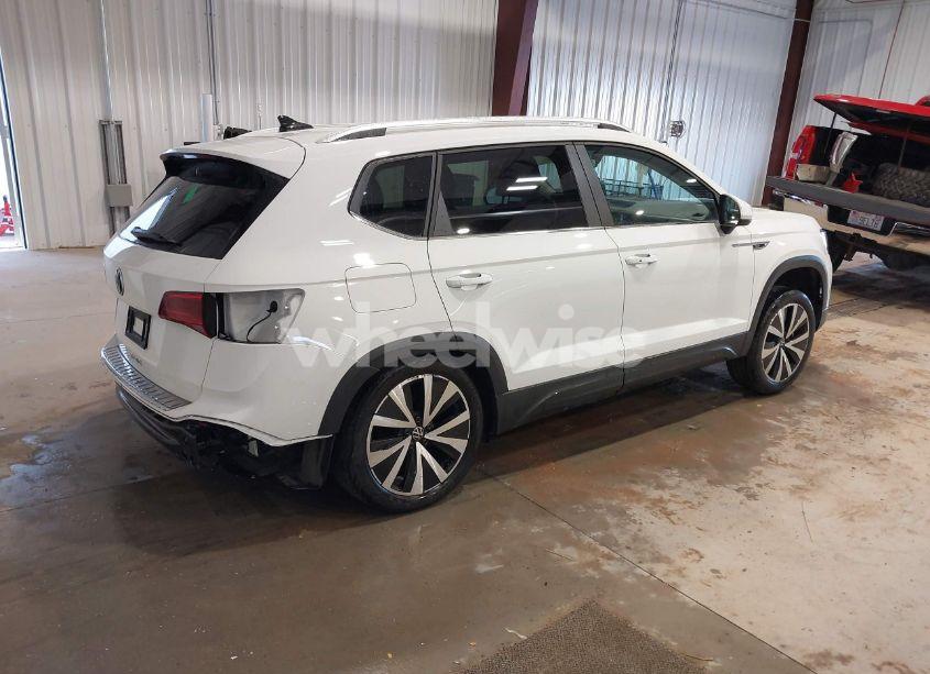 Photo 4 of 2023 Volkswagen Taos 1.5T SE (VIN 3VVEX7B22PM365944)