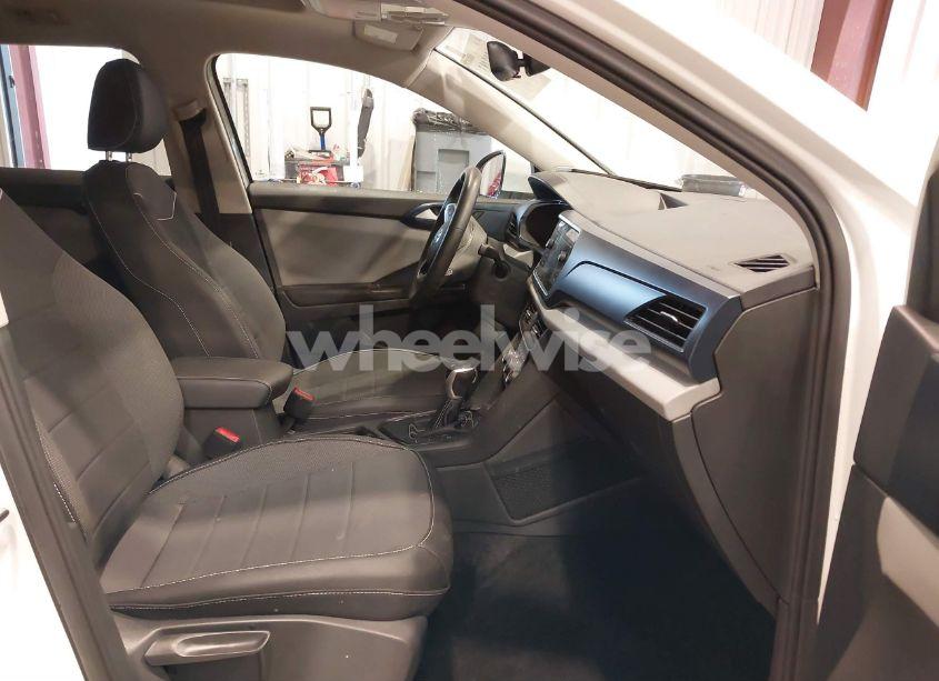 Photo 5 of 2023 Volkswagen Taos 1.5T SE (VIN 3VVEX7B22PM365944)