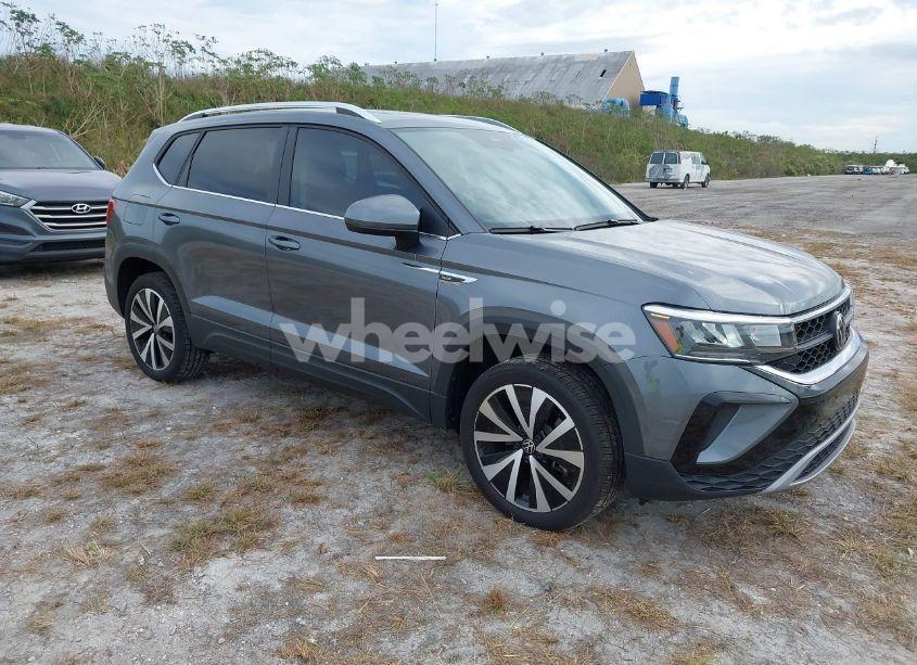 2024 Volkswagen Taos 1.5T SE (VIN 3VVEX7B22RM058468) main photo