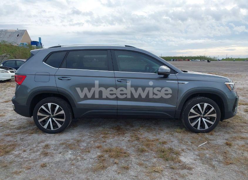 Photo 13 of 2024 Volkswagen Taos 1.5T SE (VIN 3VVEX7B22RM058468)