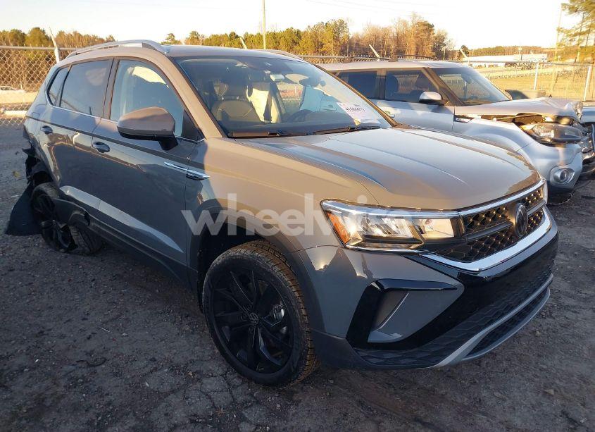 2024 Volkswagen Taos 1.5T SE (VIN 3VVEX7B22RM112576) main photo