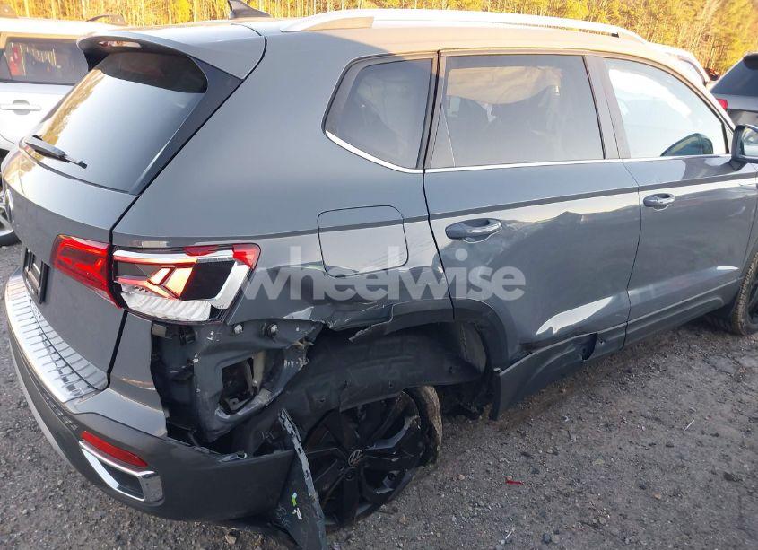 Photo 6 of 2024 Volkswagen Taos 1.5T SE (VIN 3VVEX7B22RM112576)