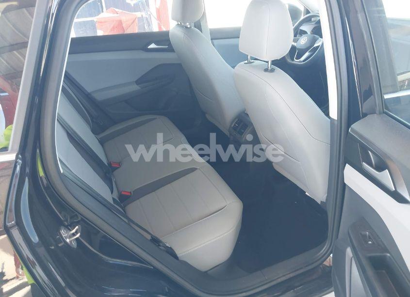 Photo 8 of 2023 Volkswagen Taos 1.5T SE (VIN 3VVEX7B23PM317594)