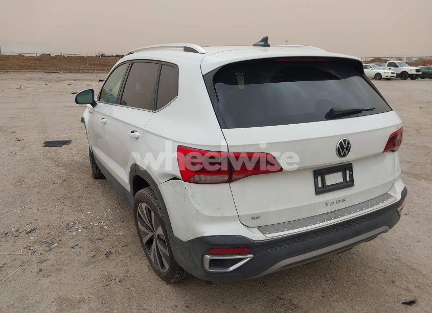 Photo 3 of 2023 Volkswagen Taos 1.5T SE (VIN 3VVEX7B23PM367122)