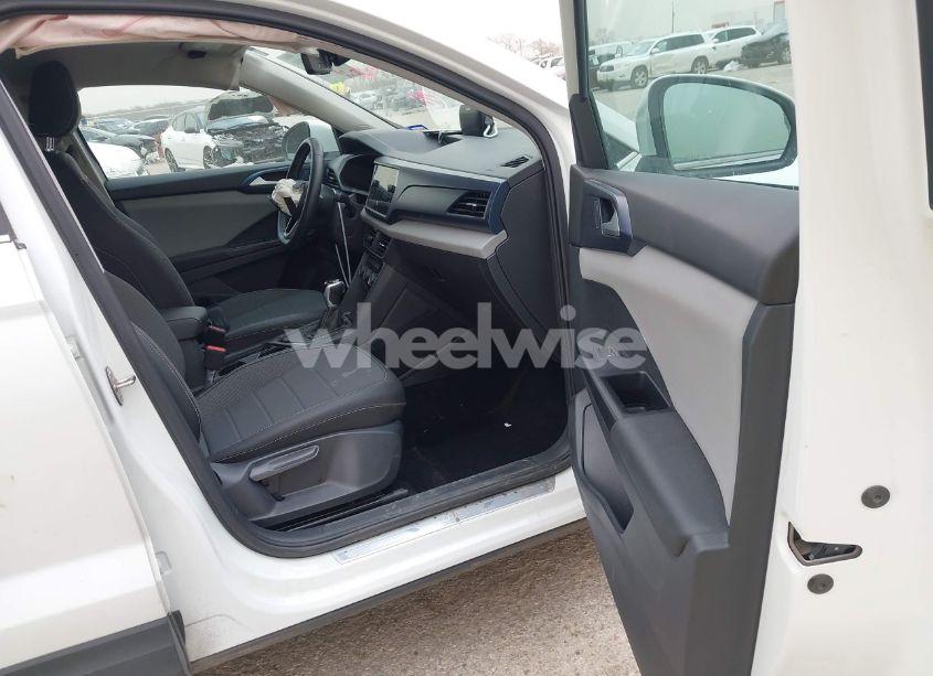 Photo 5 of 2023 Volkswagen Taos 1.5T SE (VIN 3VVEX7B23PM367122)