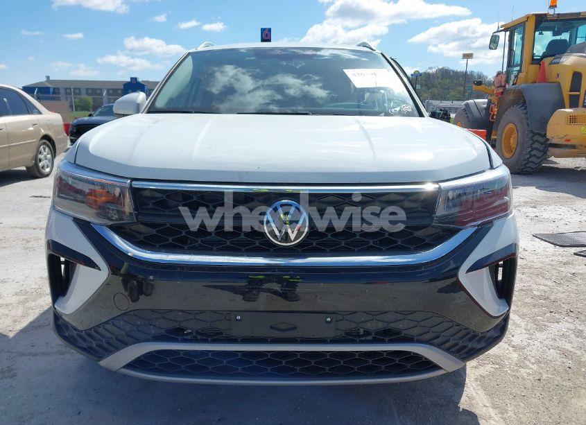 Photo 13 of 2024 Volkswagen Taos SE (VIN 3VVEX7B23RM122551)