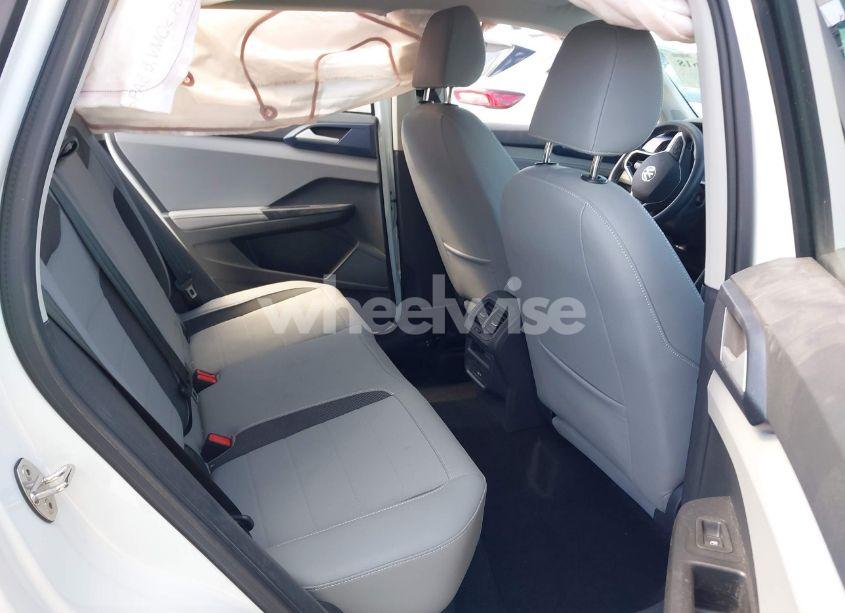 Photo 8 of 2024 Volkswagen Taos SE (VIN 3VVEX7B23RM122551)