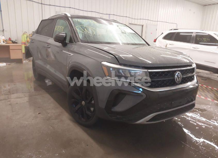 2023 Volkswagen Taos 1.5T SE (VIN 3VVEX7B25PM343386) main photo