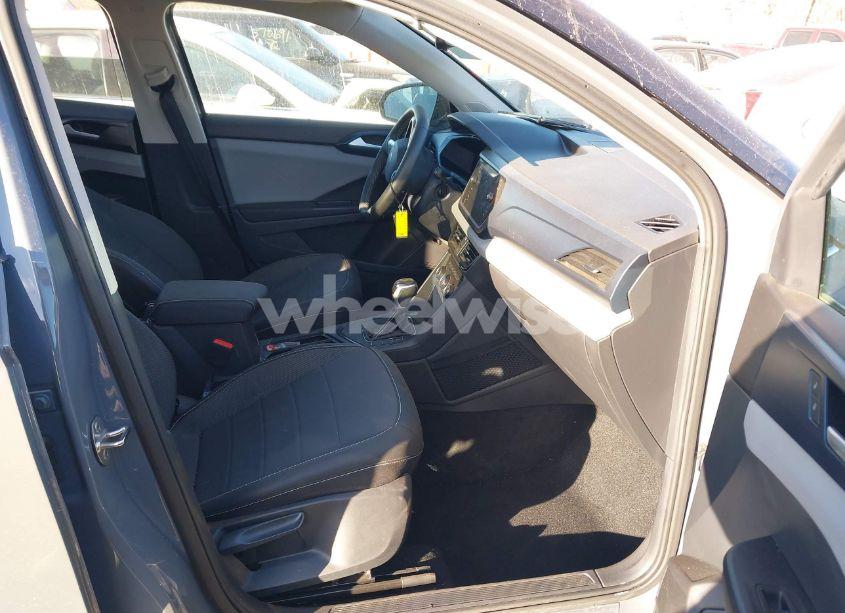 Photo 5 of 2023 Volkswagen Taos 1.5T SE (VIN 3VVEX7B25PM343386)