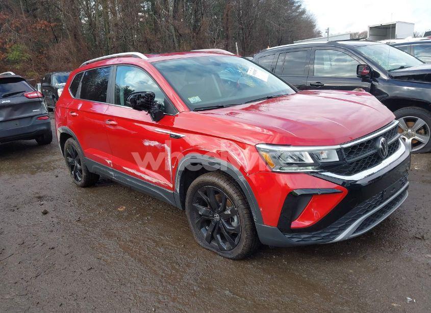 2024 Volkswagen Taos 1.5T SE (VIN 3VVEX7B25RM010219) main photo