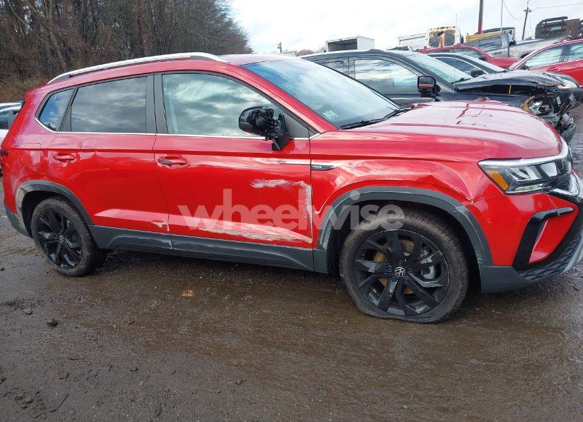 Photo 13 of 2024 Volkswagen Taos 1.5T SE (VIN 3VVEX7B25RM010219)