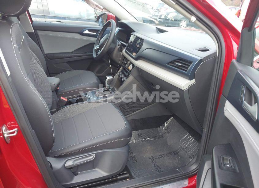 Photo 5 of 2024 Volkswagen Taos 1.5T SE (VIN 3VVEX7B25RM010219)