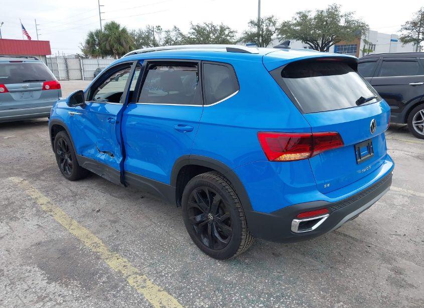 Photo 3 of 2024 Volkswagen Taos 1.5T SE (VIN 3VVEX7B25RM123667)