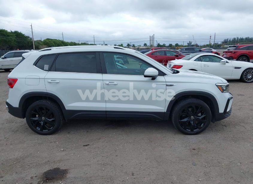 Photo 13 of 2023 Volkswagen Taos 1.5T SE (VIN 3VVEX7B27PM300636)