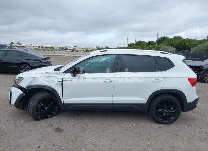 Photo 14 of 2023 Volkswagen Taos 1.5T SE (VIN 3VVEX7B27PM300636)