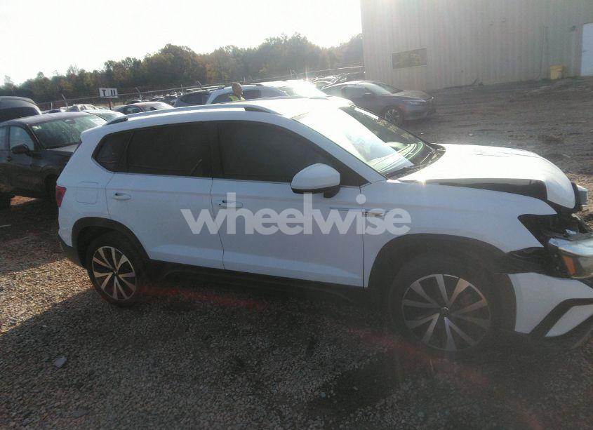 Photo 13 of 2023 Volkswagen Taos 1.5T SE (VIN 3VVEX7B27PM320403)