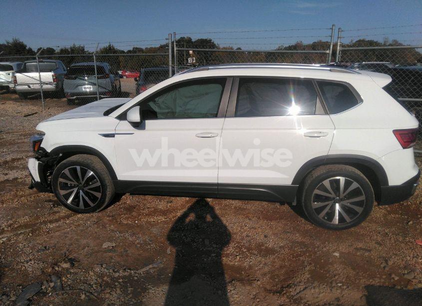 Photo 14 of 2023 Volkswagen Taos 1.5T SE (VIN 3VVEX7B27PM320403)