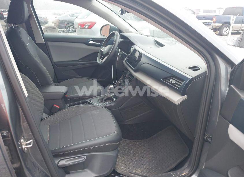 Photo 5 of 2023 Volkswagen Taos 1.5T SE (VIN 3VVEX7B28PM326744)
