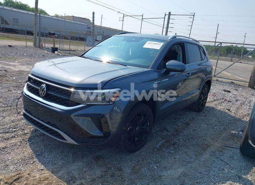 Photo 2 of 2023 Volkswagen Taos 1.5T SE (VIN 3VVEX7B28PM349683)