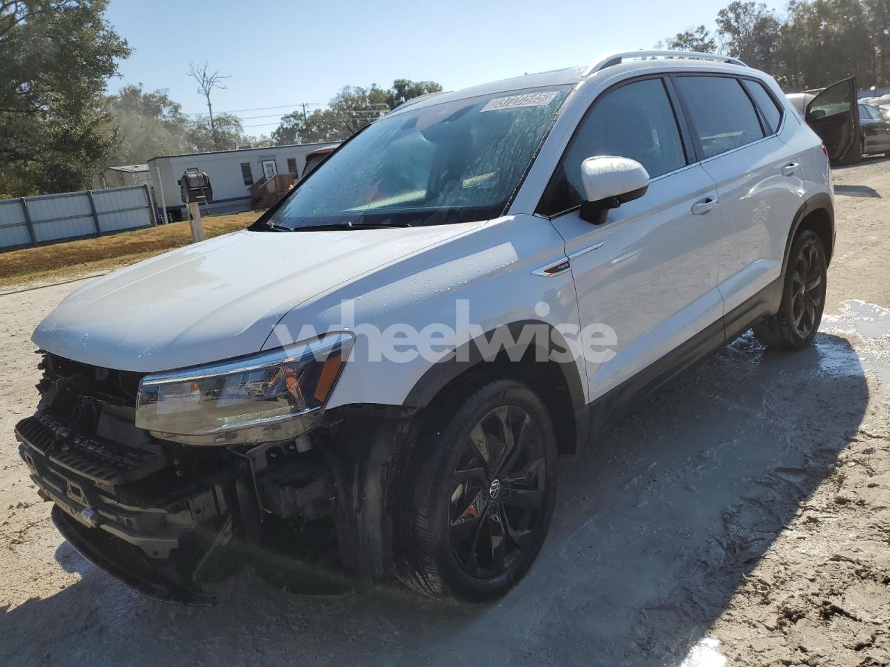 2024 VOLKSWAGEN TAOS SE N/A (VIN 3VVEX7B28RM127079) main photo