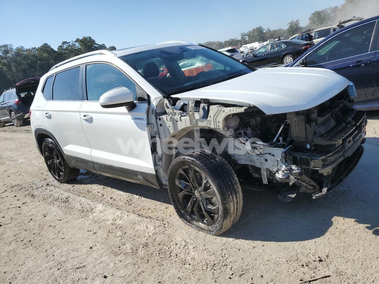 Photo 4 of 2024 VOLKSWAGEN TAOS SE N/A (VIN 3VVEX7B28RM127079)