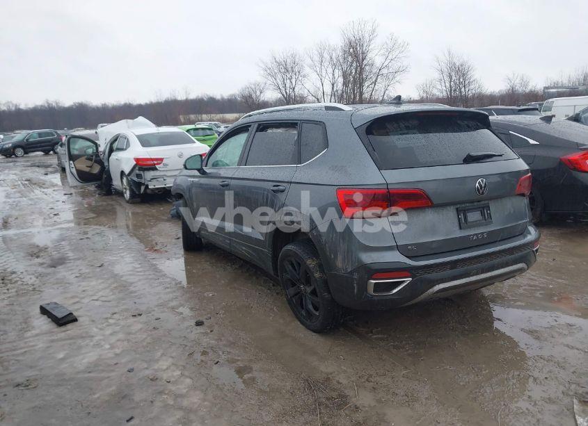 Photo 3 of 2024 Volkswagen Taos 1.5T SE (VIN 3VVEX7B28RM130015)