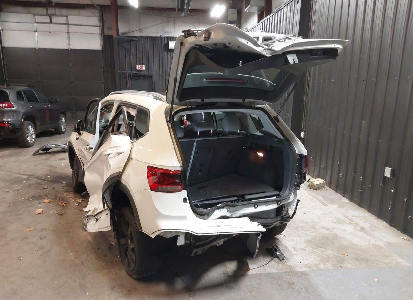 Photo 3 of 2023 Volkswagen Taos 1.5T SE (VIN 3VVEX7B29PM350793)