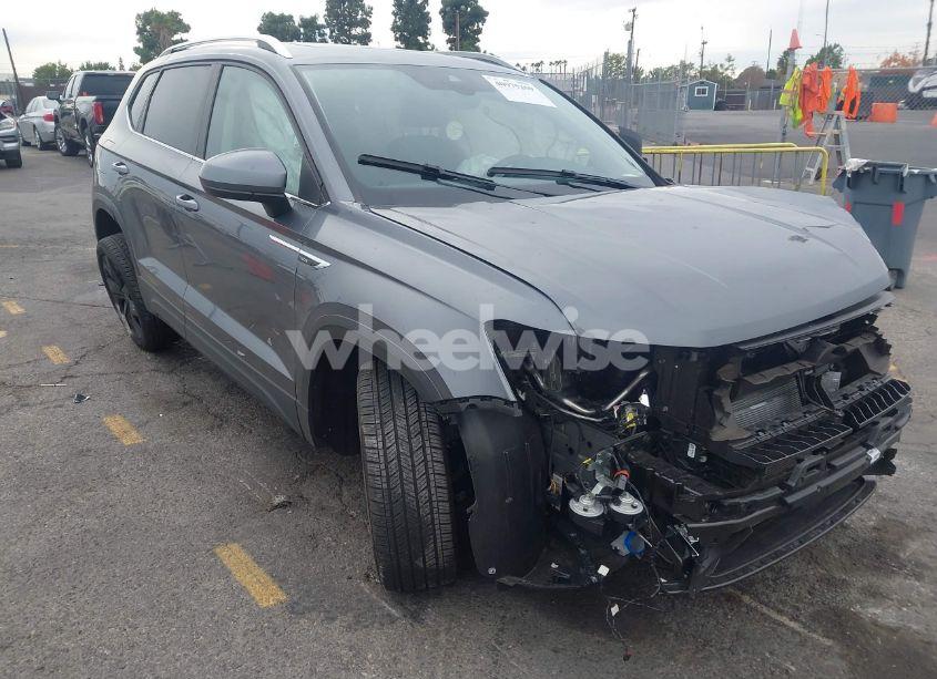 2024 Volkswagen Taos 1.5T SE (VIN 3VVEX7B2XRM060209) main photo