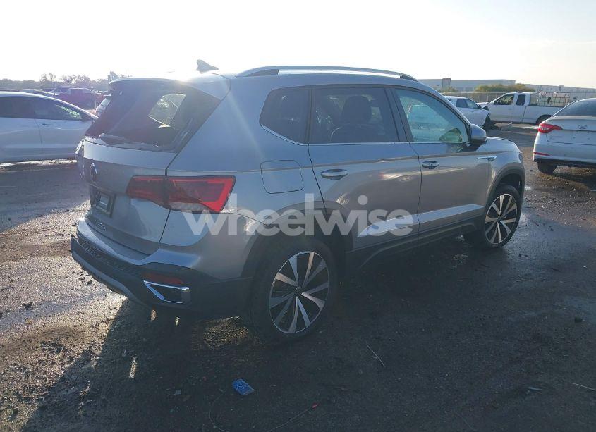 Photo 4 of 2024 Volkswagen Taos 1.5T SE (VIN 3VVEX7B2XRM102507)