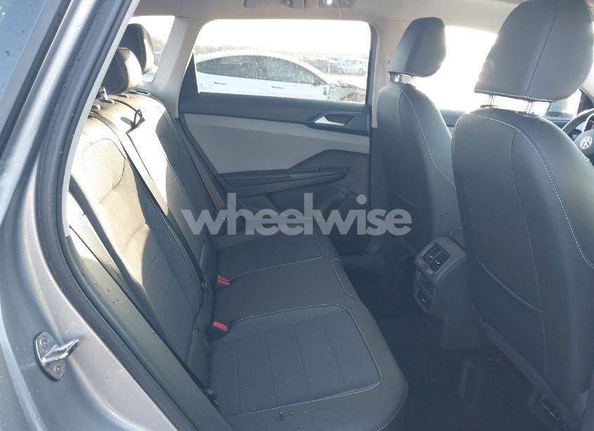 Photo 8 of 2024 Volkswagen Taos 1.5T SE (VIN 3VVEX7B2XRM102507)