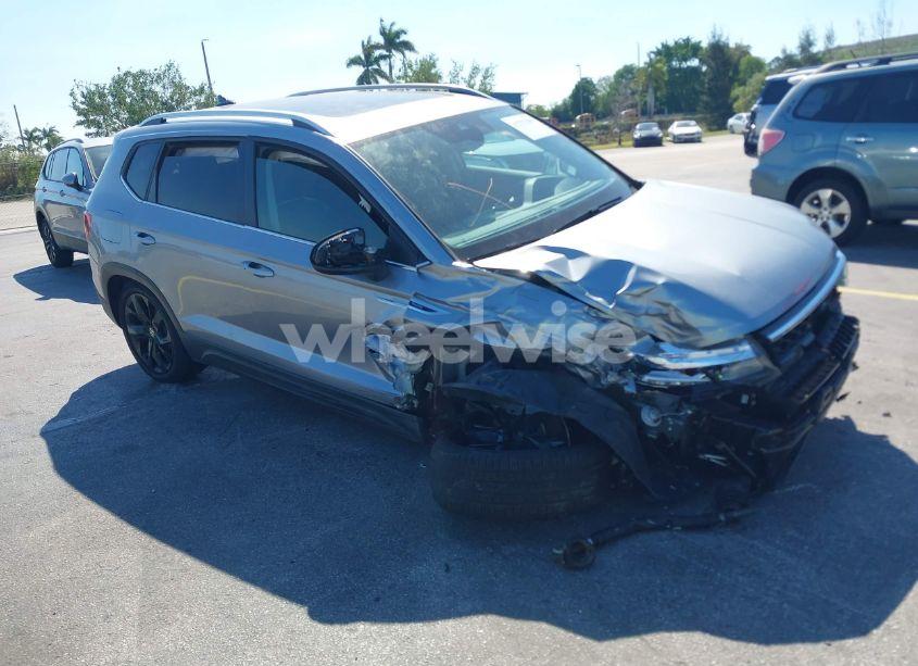 2024 Volkswagen Taos 1.5T SE (VIN 3VVEX7B2XRM129089) main photo