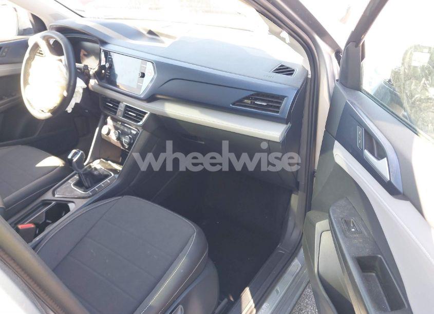 Photo 5 of 2024 Volkswagen Taos 1.5T SE (VIN 3VVEX7B2XRM129089)