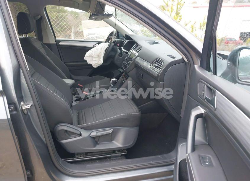 Photo 5 of 2024 Volkswagen Tiguan 2.0T S (VIN 3VVFB7AX0RM029048)