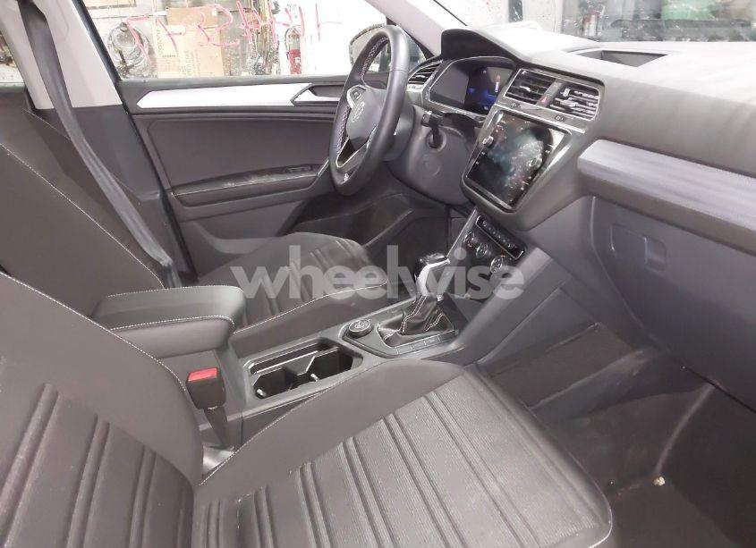 Photo 5 of 2024 Volkswagen Tiguan 2.0T S (VIN 3VVFB7AX0RM183789)