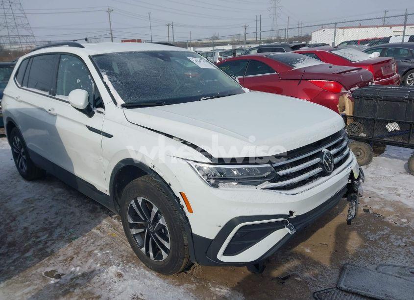 2024 Volkswagen Tiguan 2.0T S (VIN 3VVFB7AX1RM103822) main photo