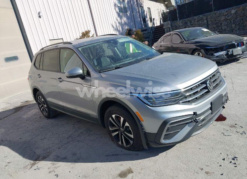 2024 Volkswagen Tiguan 2.0T S (VIN 3VVFB7AX3RM045163) main photo