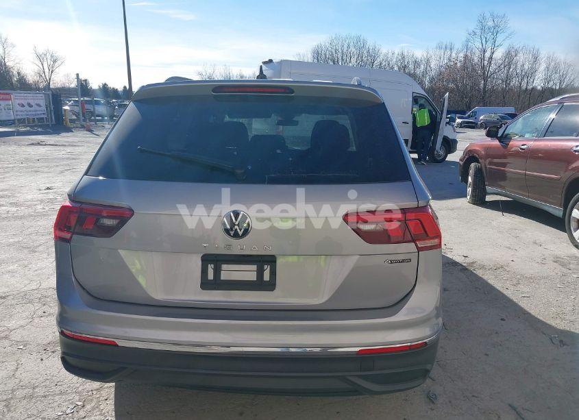 Photo 16 of 2024 Volkswagen Tiguan 2.0T S (VIN 3VVFB7AX3RM045163)