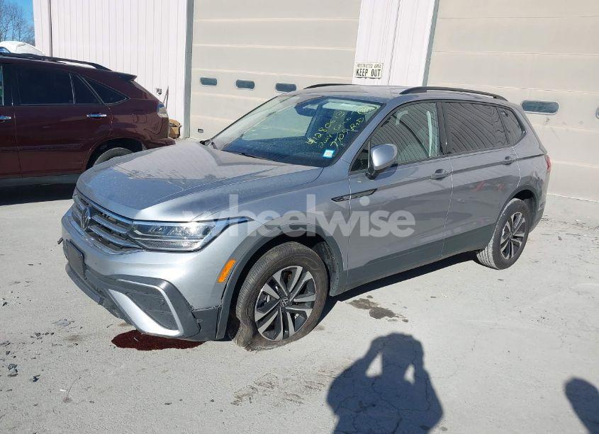 Photo 2 of 2024 Volkswagen Tiguan 2.0T S (VIN 3VVFB7AX3RM045163)