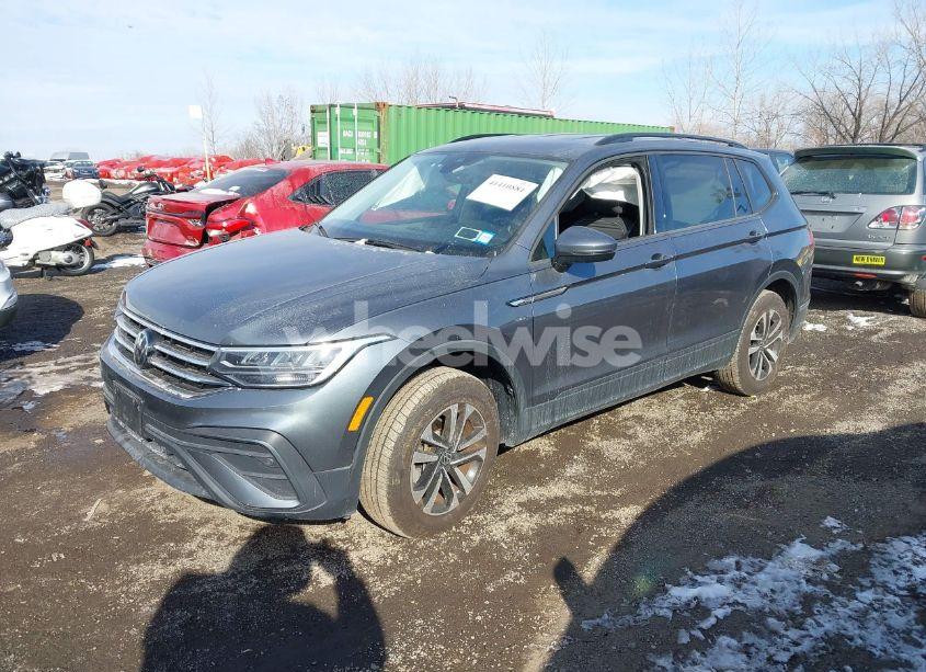 Photo 2 of 2024 Volkswagen Tiguan 2.0T S (VIN 3VVFB7AX4RM022152)