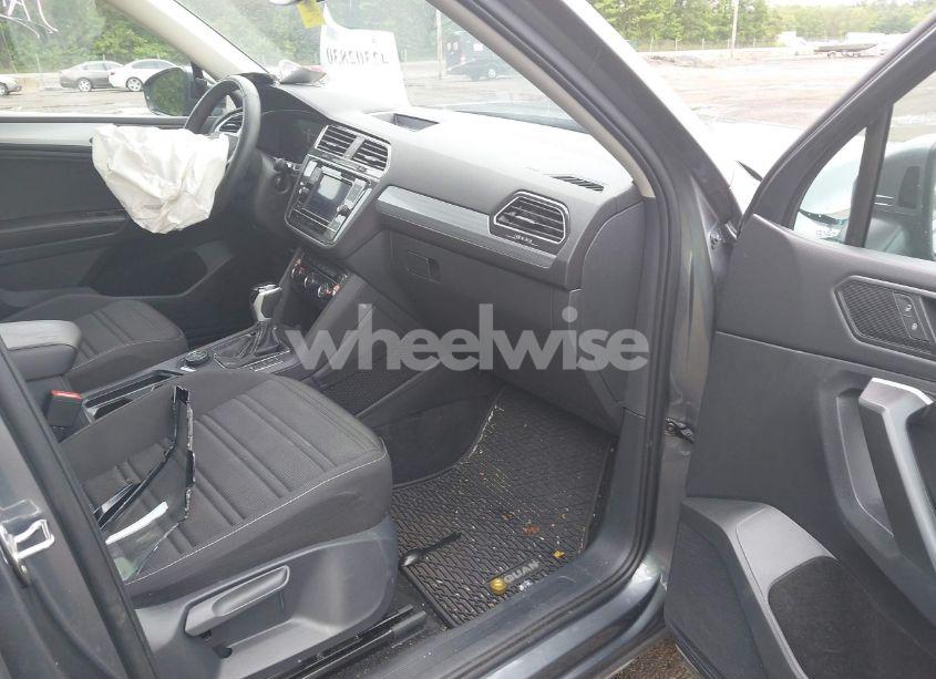 Photo 5 of 2024 Volkswagen Tiguan 2.0T S (VIN 3VVFB7AX9RM041943)