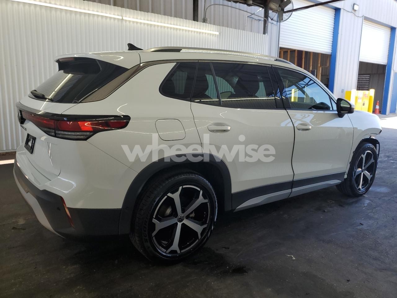 Photo 3 of 2026 VOLKSWAGEN TIGUAN SE (VIN 3VVFR7RM4TM007471)