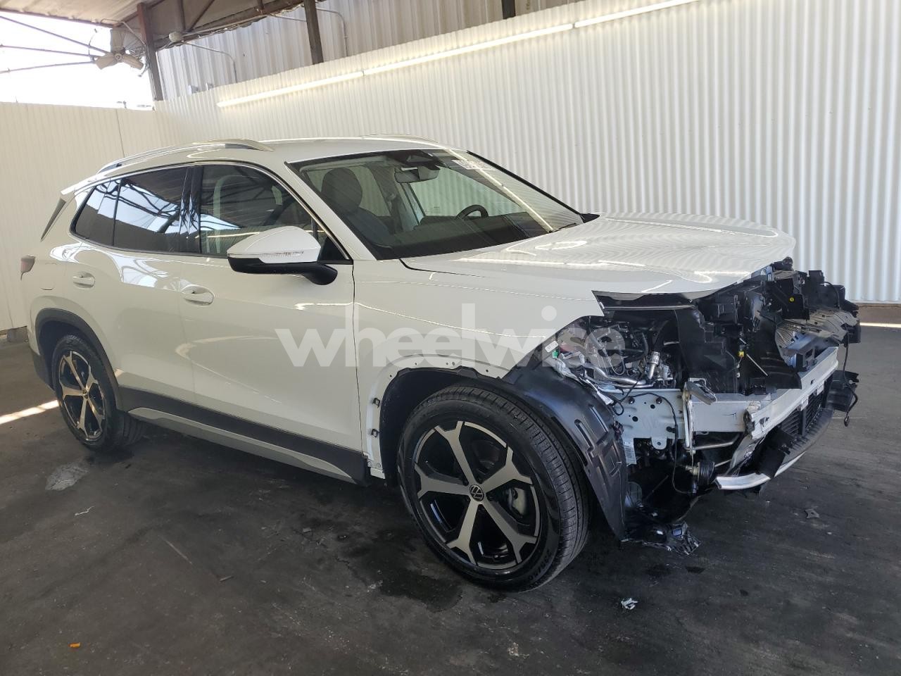 Photo 4 of 2026 VOLKSWAGEN TIGUAN SE (VIN 3VVFR7RM4TM007471)