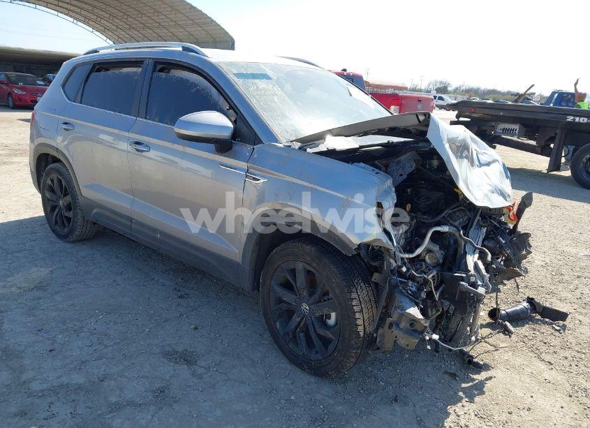 2022 Volkswagen Taos 1.5T SEL (VIN 3VVGX7B29NM001350) main photo