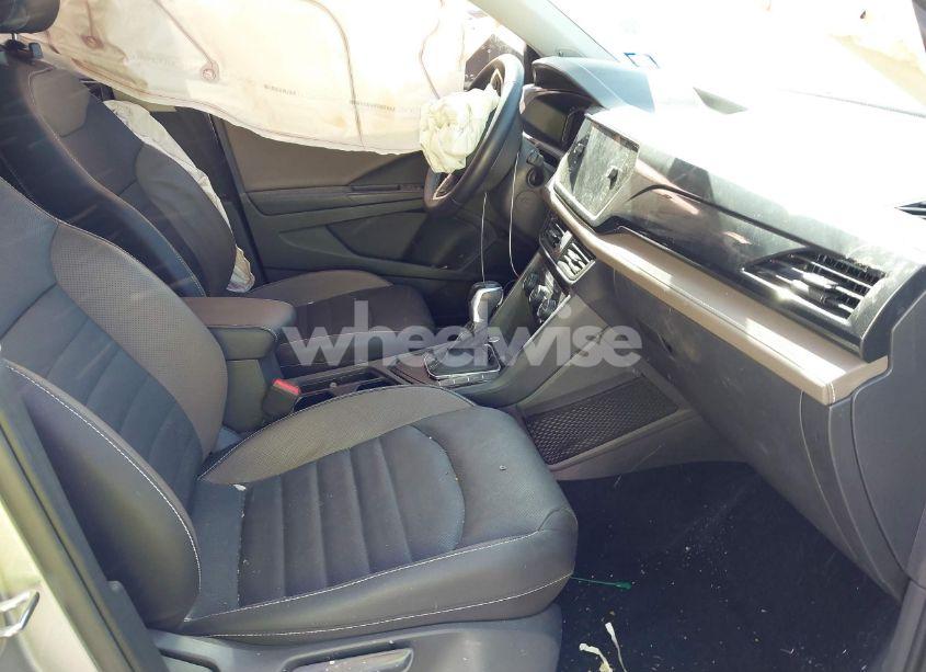 Photo 5 of 2022 Volkswagen Taos 1.5T SEL (VIN 3VVGX7B29NM001350)